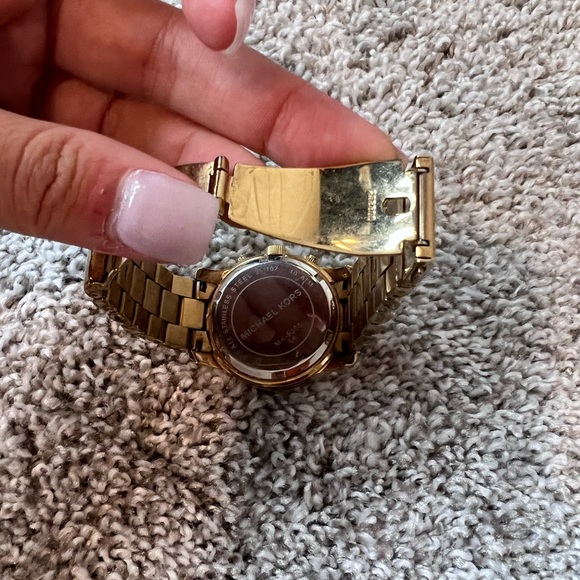 Gold-plated Michael Kors watch, good condition - Picture 4 of 7